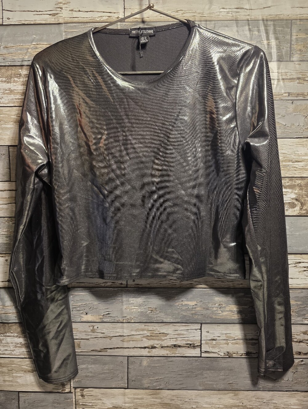 PrettyLittleThing Metallic Silver Long Sleeve Crop Top